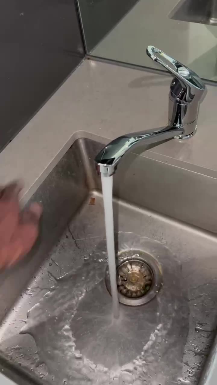 Kitchen mixer running during the final flow test